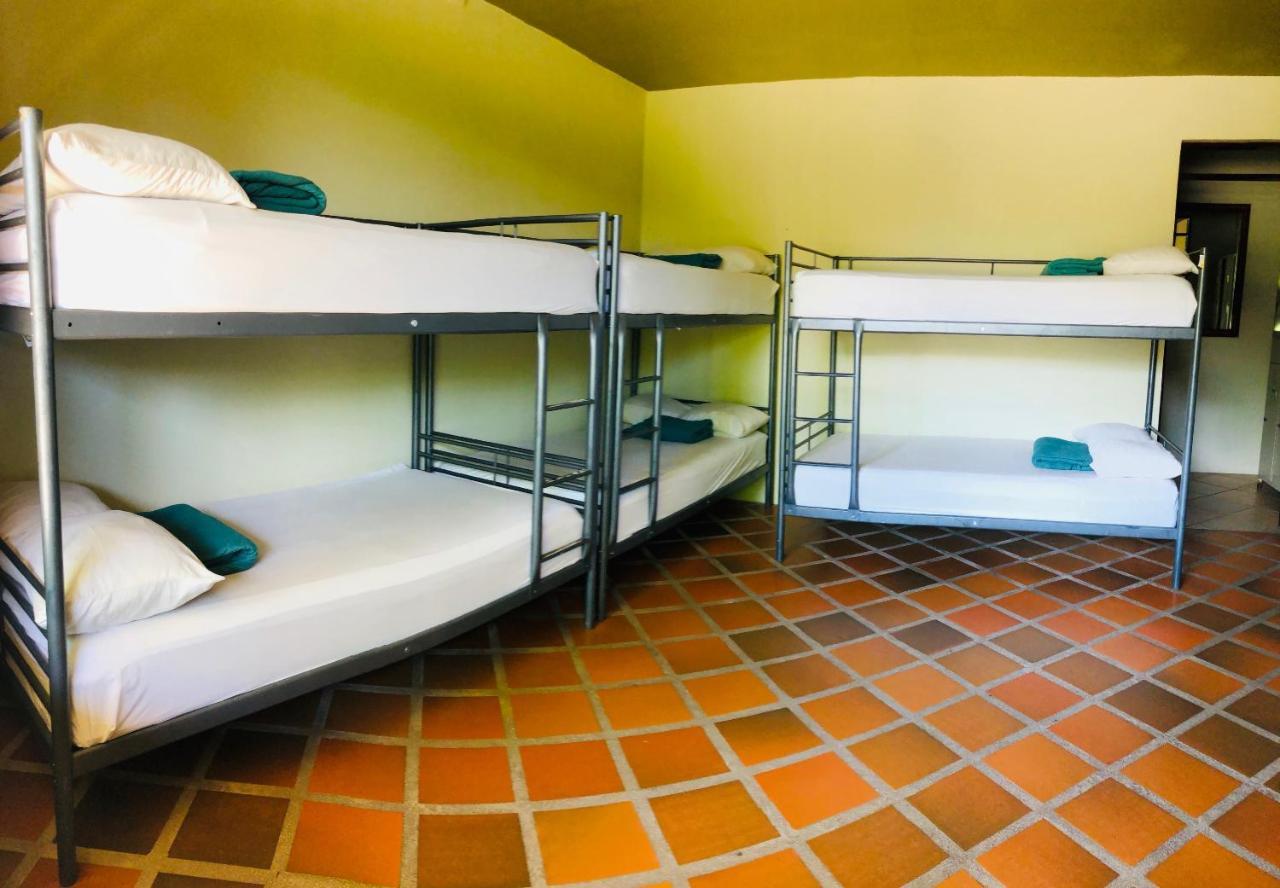 Arenal Backpackers Resort Ла Фортуна Экстерьер фото A typical hostel room