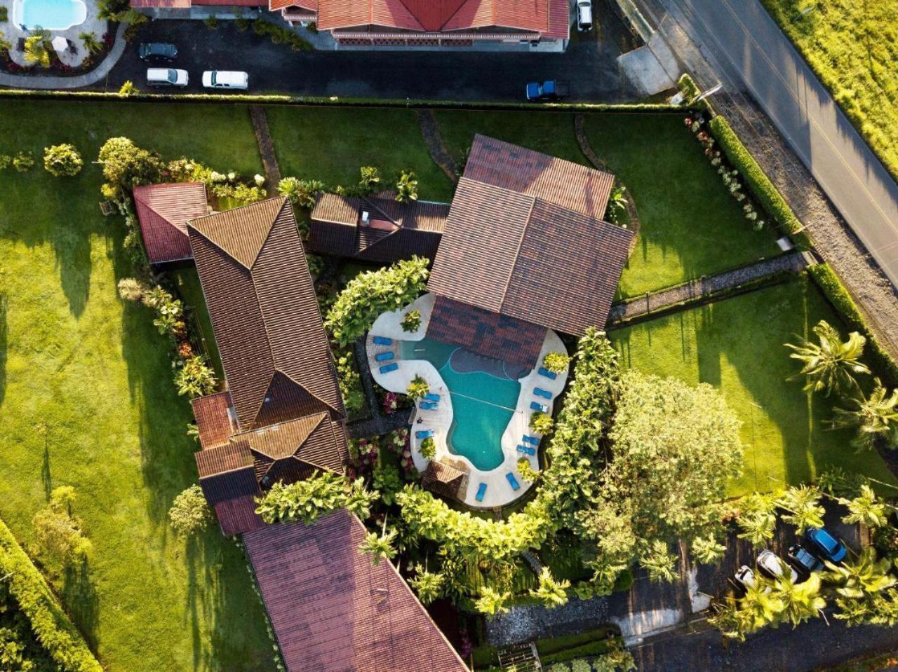 Arenal Backpackers Resort Ла Фортуна Экстерьер фото