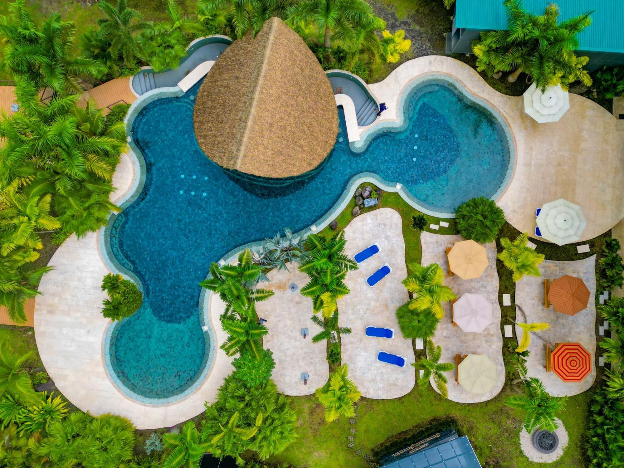 Arenal Backpackers Resort Ла Фортуна Экстерьер фото Aerial view of the resort