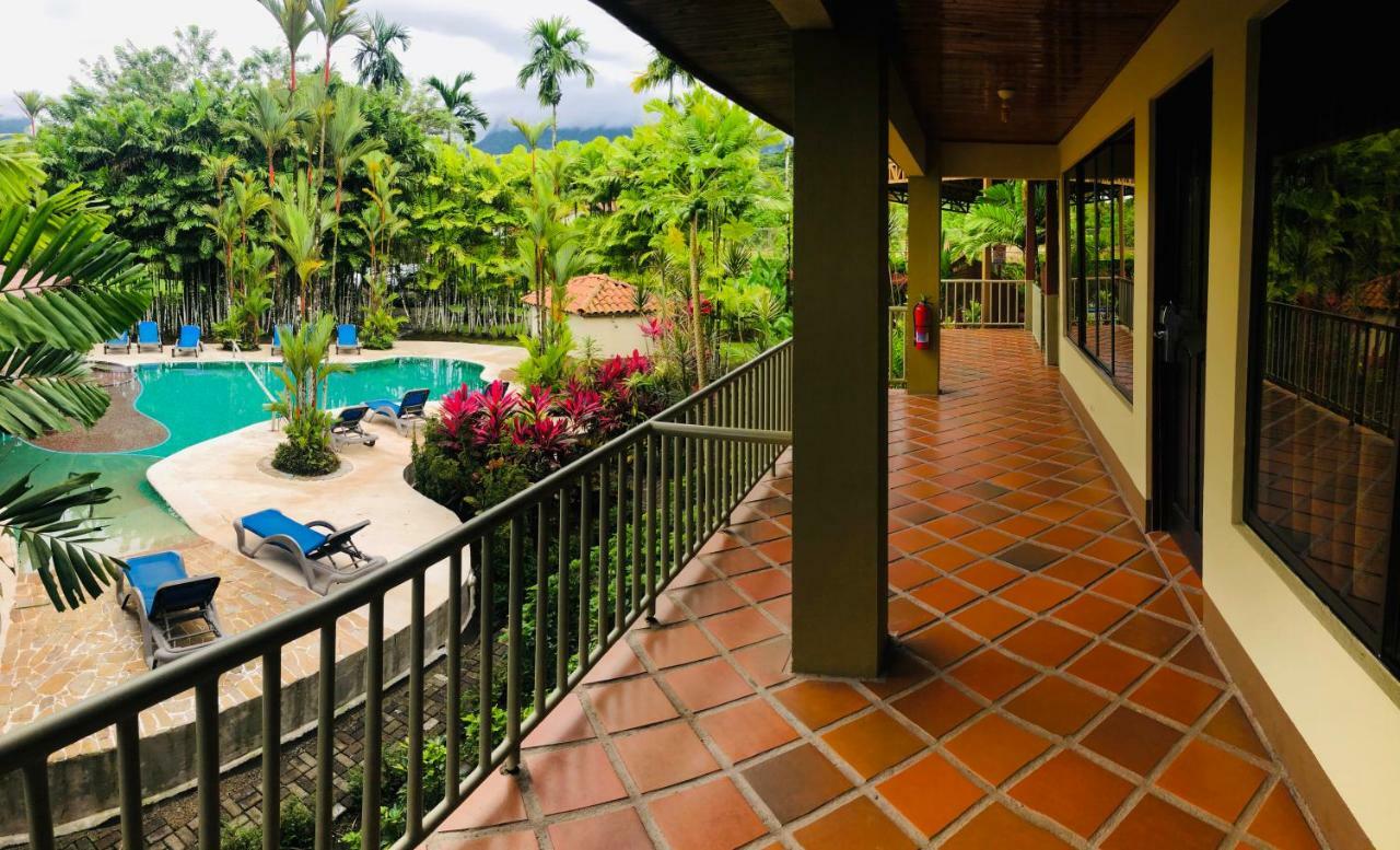 Arenal Backpackers Resort Ла Фортуна Экстерьер фото